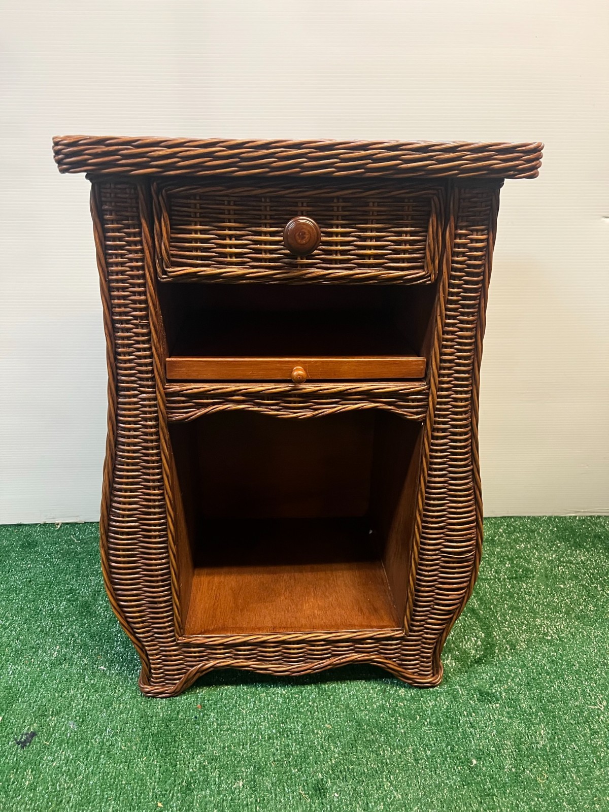 Vintage Wicker Table with Drawer – Dark Pecan, Antique Style, Pullout Shelf