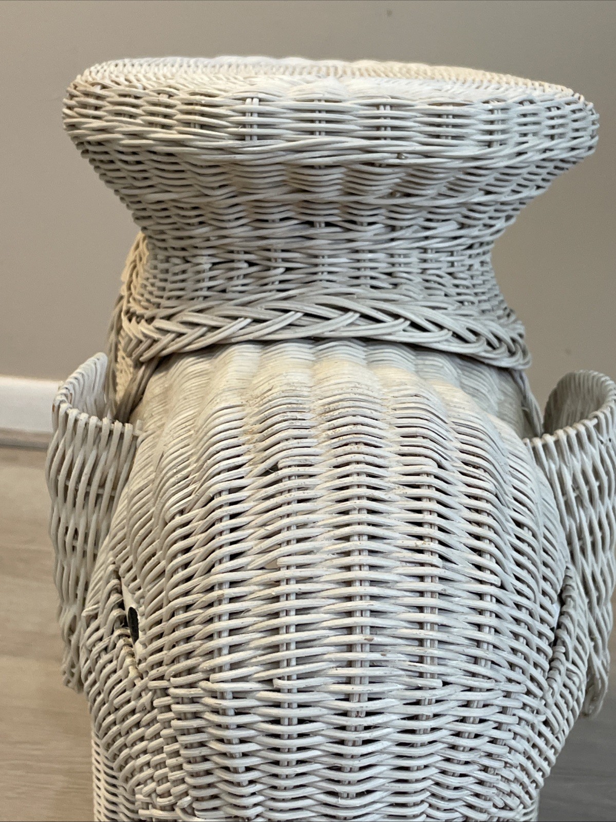 Vintage White Wicker Elephant Side Table Rattan Garden Stool Boho Plant Stand