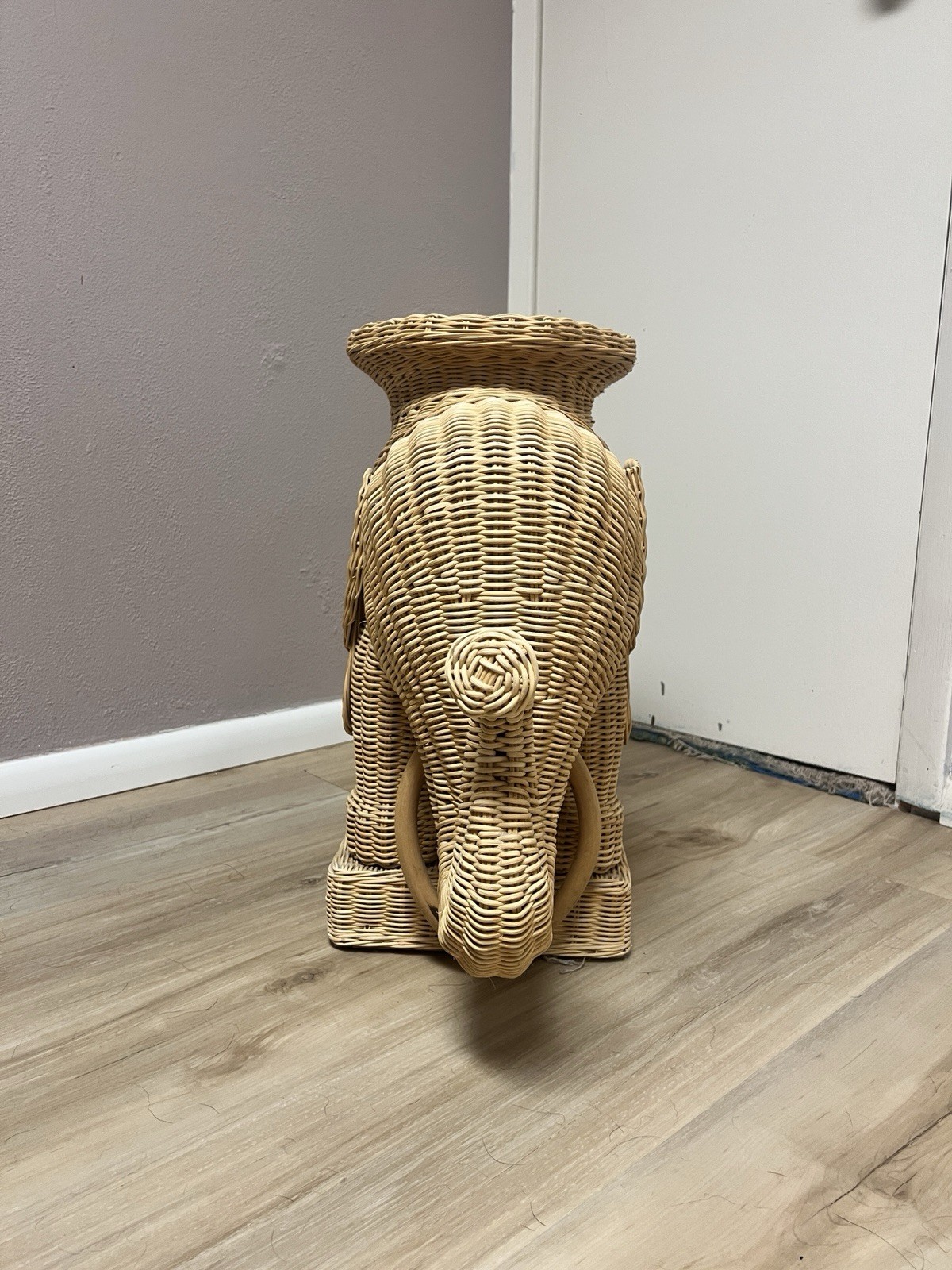 VINTAGE Rattan Wicker Elephant End/Side Table Stand Flat Top Beige 27x10x19.5 in
