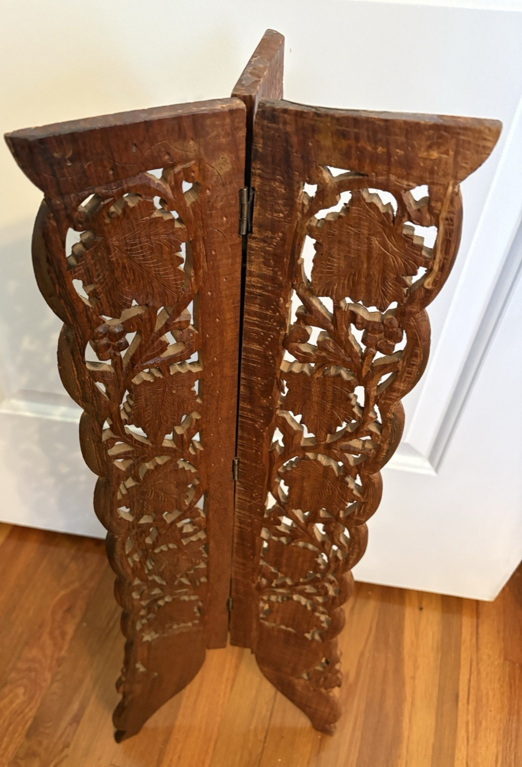 VTG Tri-Fold Hinged Hand-Carved Wood Folding Stand-Leaf Scroll Design-29.25”