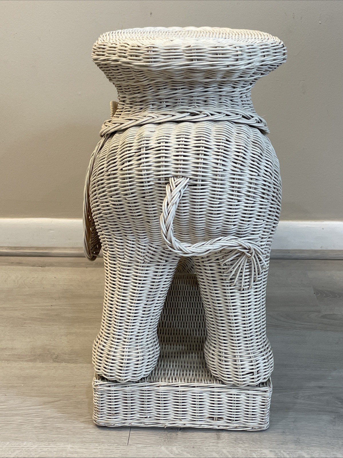 Vintage White Wicker Elephant Side Table Rattan Garden Stool Boho Plant Stand