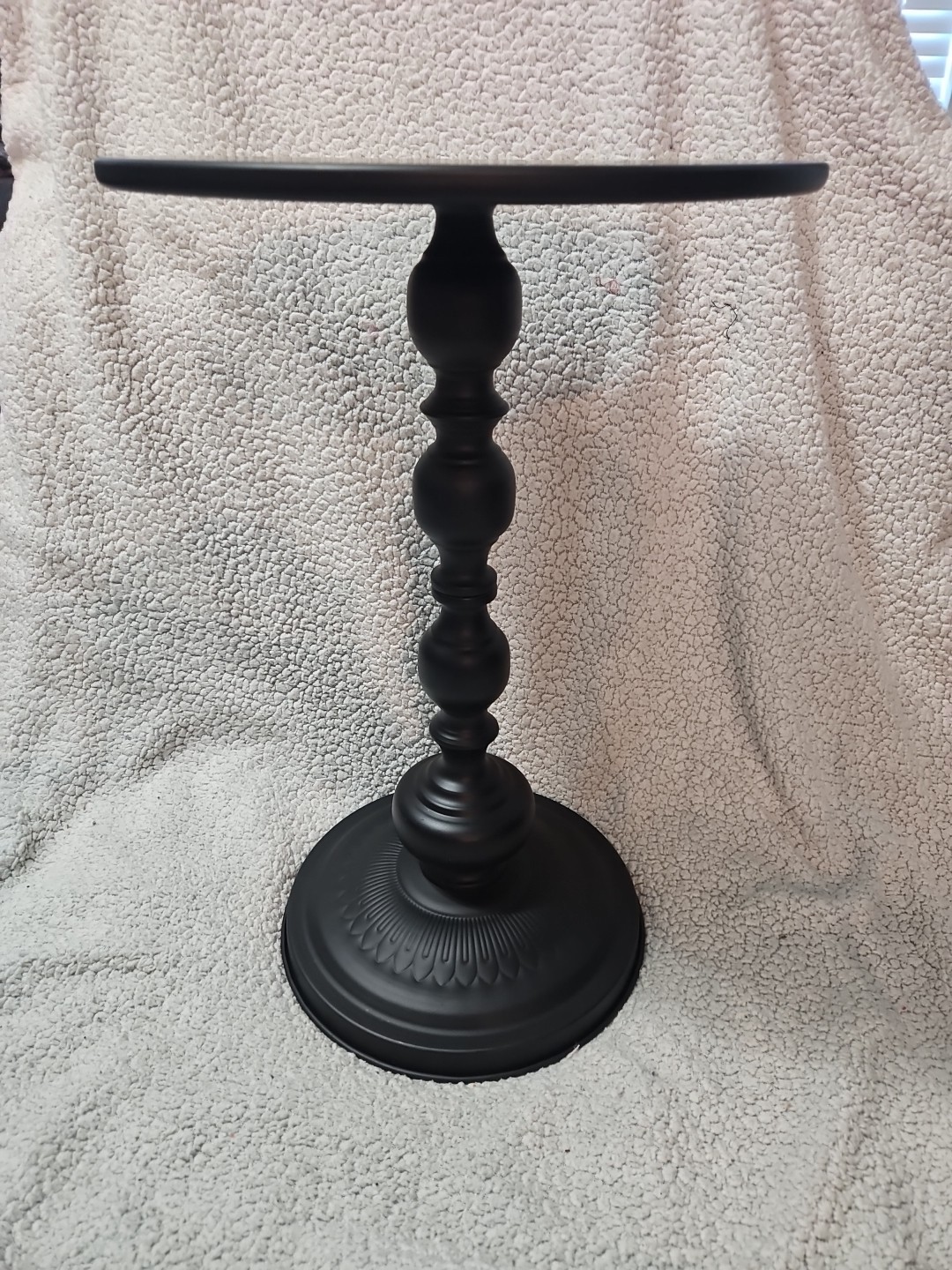 Metal Stand Outdoor/Indoor 14″ Top And 21″ Tall