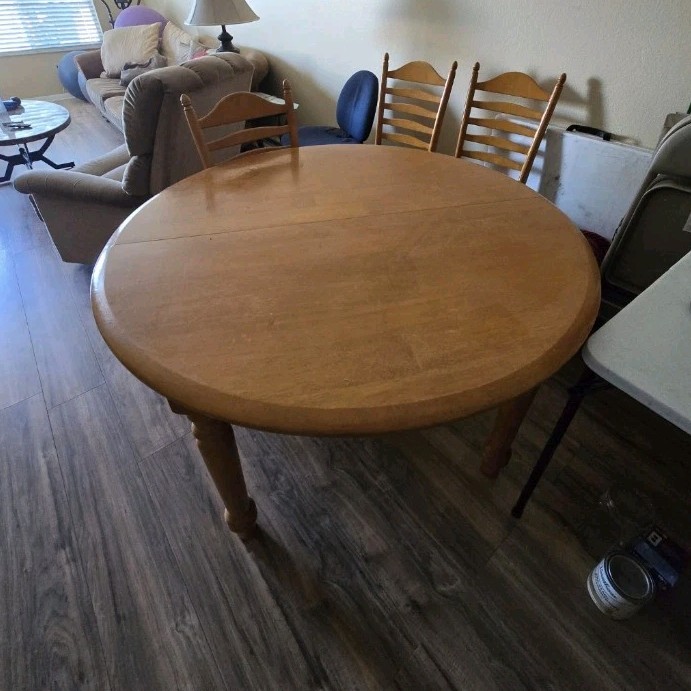 Round Light Brown Wooden Dining Table 48″ for 4 Adults Indoor Dining Room
