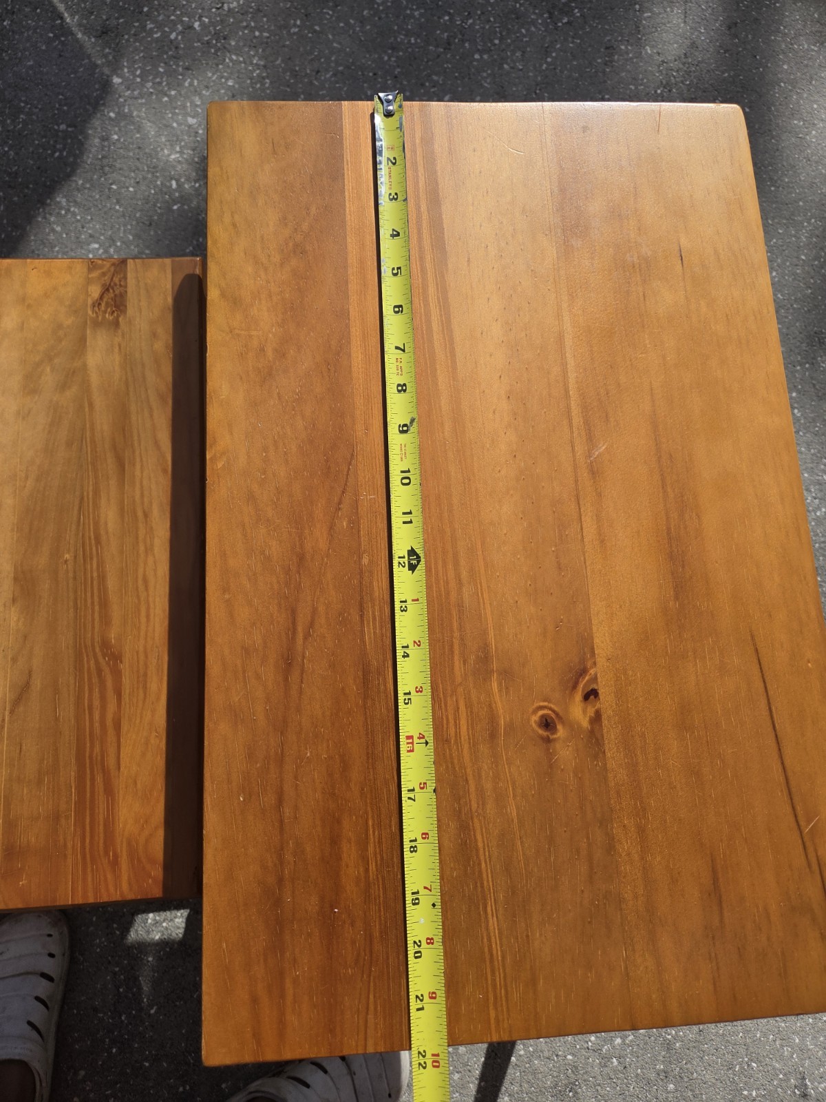 Beautiful Golden Oak Color Wooden Nesting Tables/End Tables Set Of 2 Indonesia