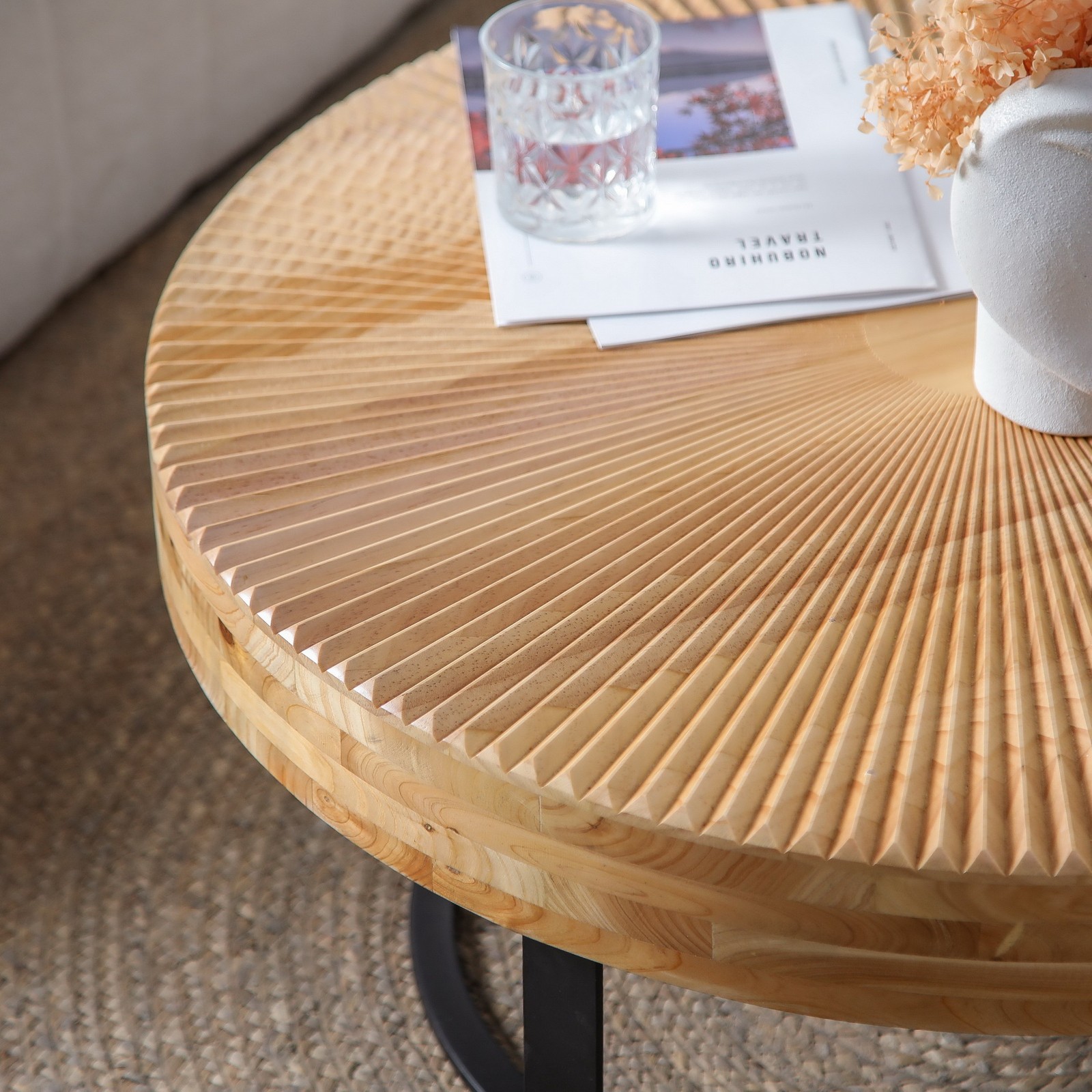 31.5″ Round Coffee Table Radial Carving Cedar Tabletop Cocktail Centre Table