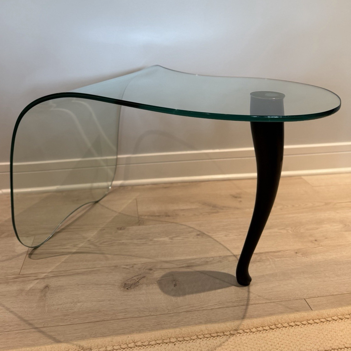 Clear Waterfall Curved Glass End Side Table, Single Black Leg 29x23x21