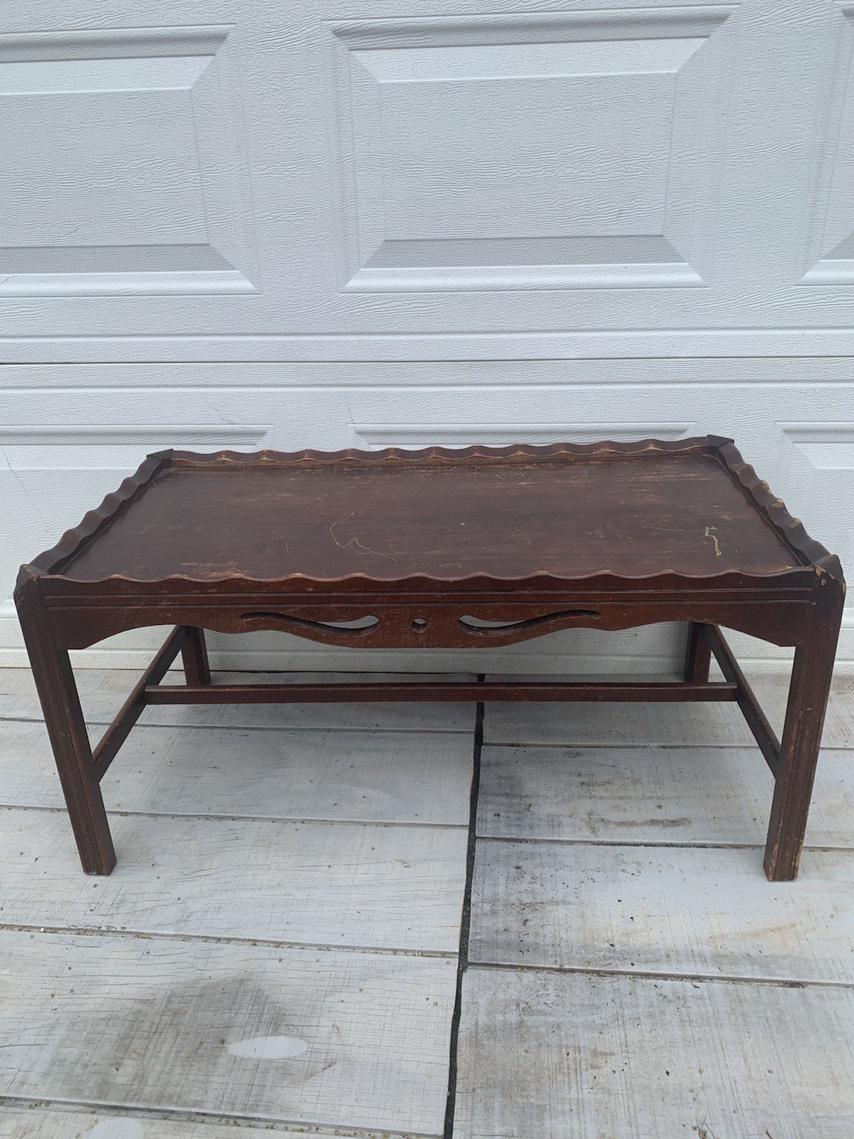 Vintage Wood Tray Coffee Table Scalloped Gallery Rim/Edge Traditional Cutout 34”