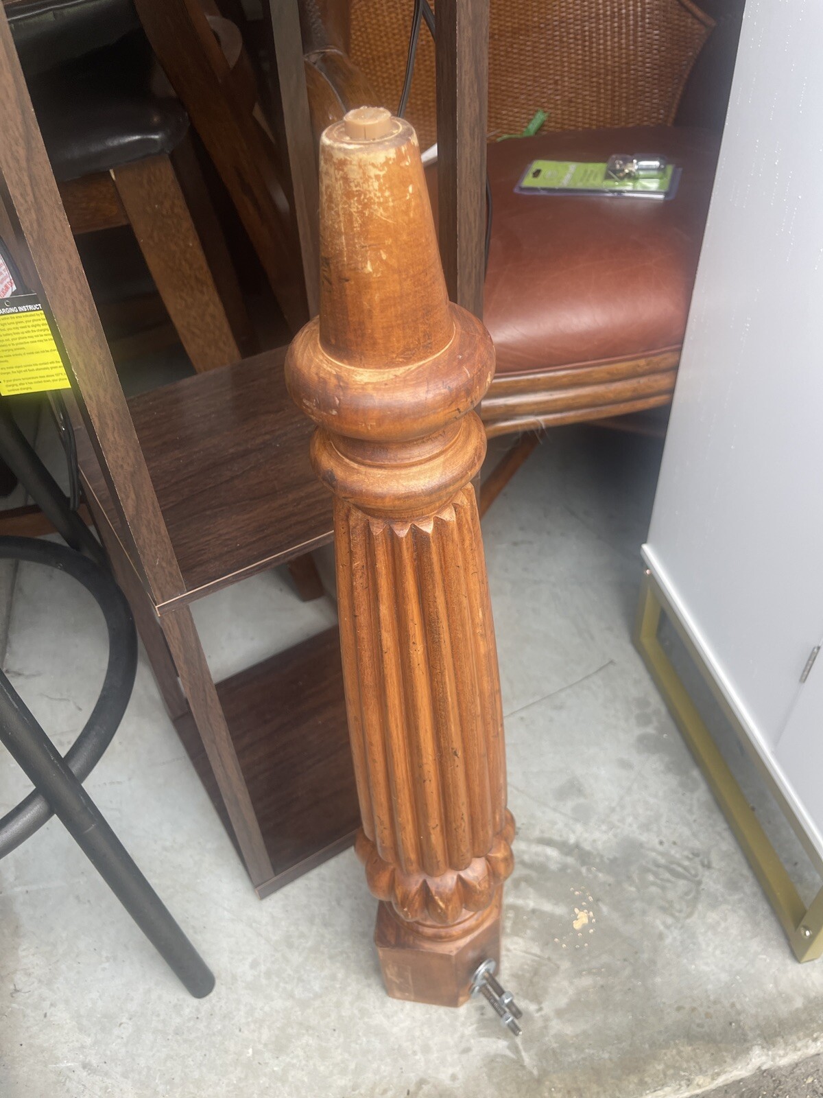 TOMMY BAHAMA Lexington TABLE 84”x53”x30” + 4 Chairs