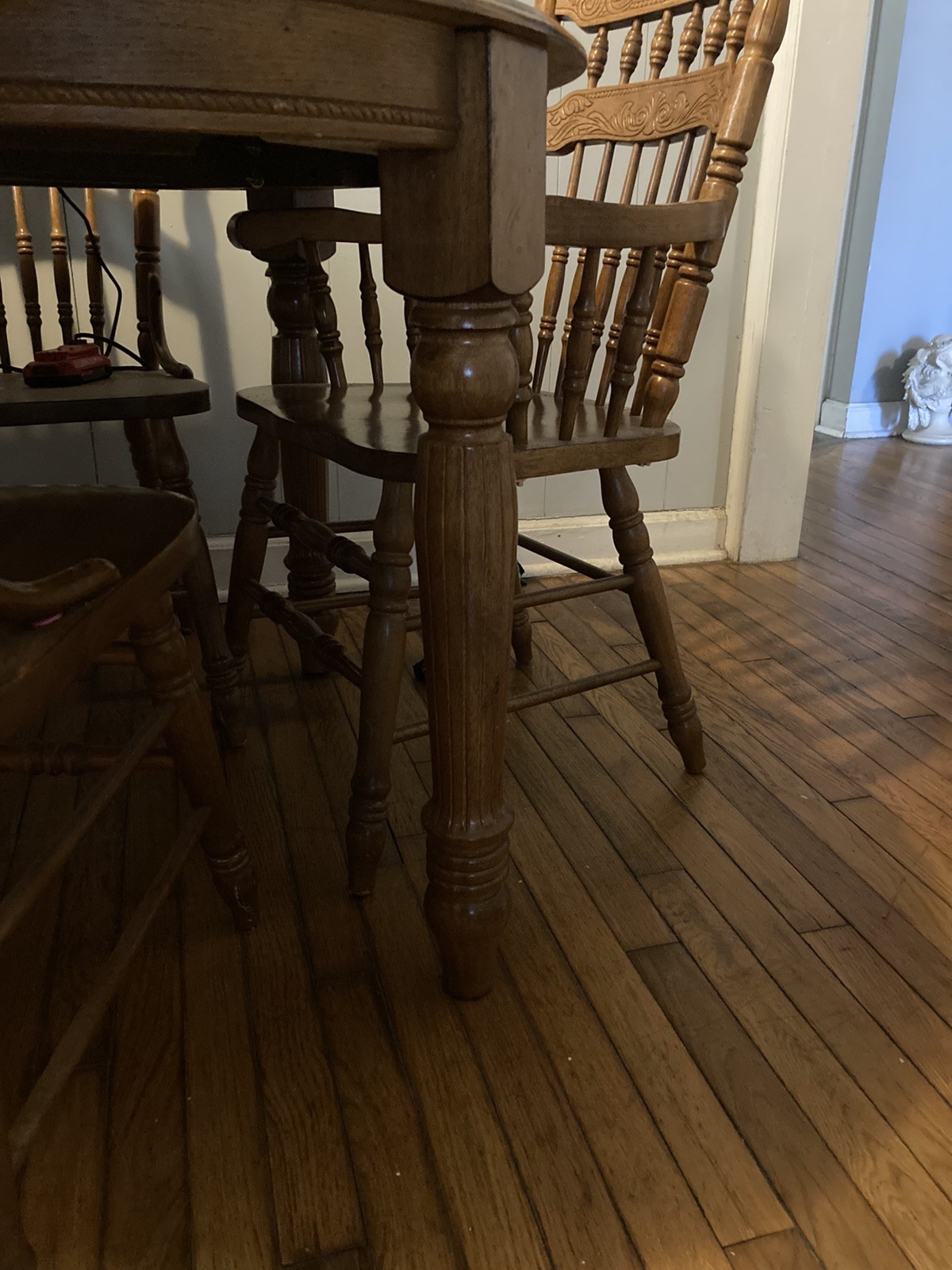 dinning room table hardwood