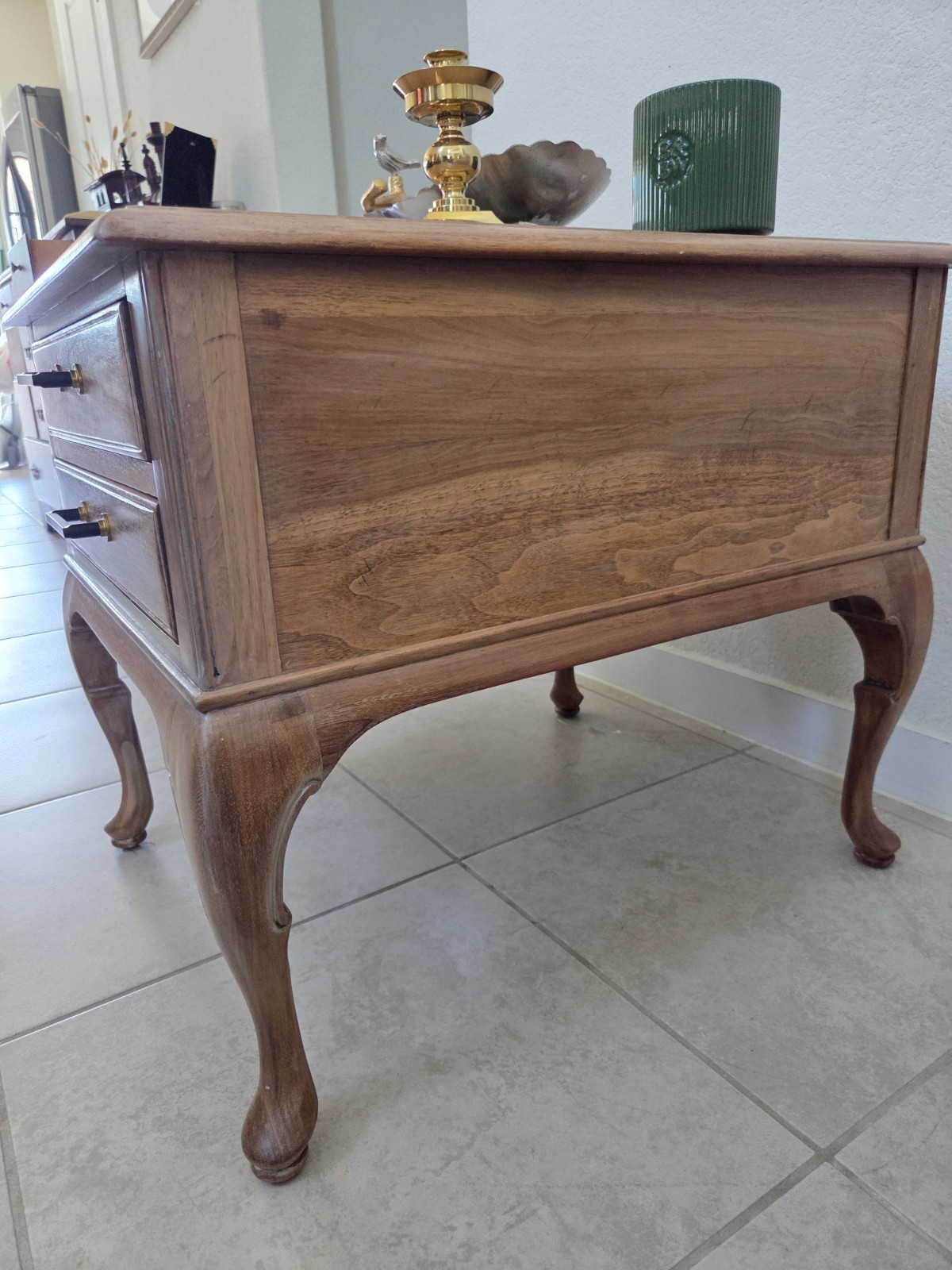 Davis natural color vintage wooden living rooms side table – excellent condition