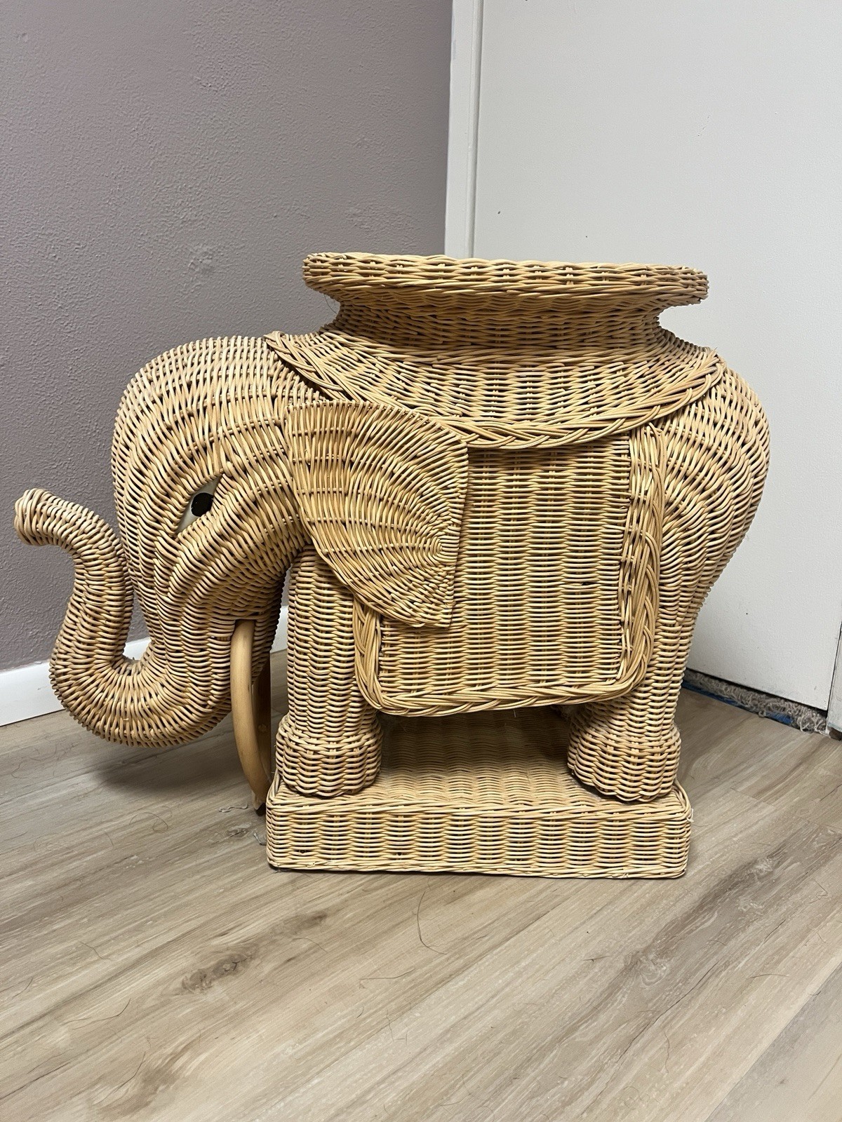 VINTAGE Rattan Wicker Elephant End/Side Table Stand Flat Top Beige 27x10x19.5 in