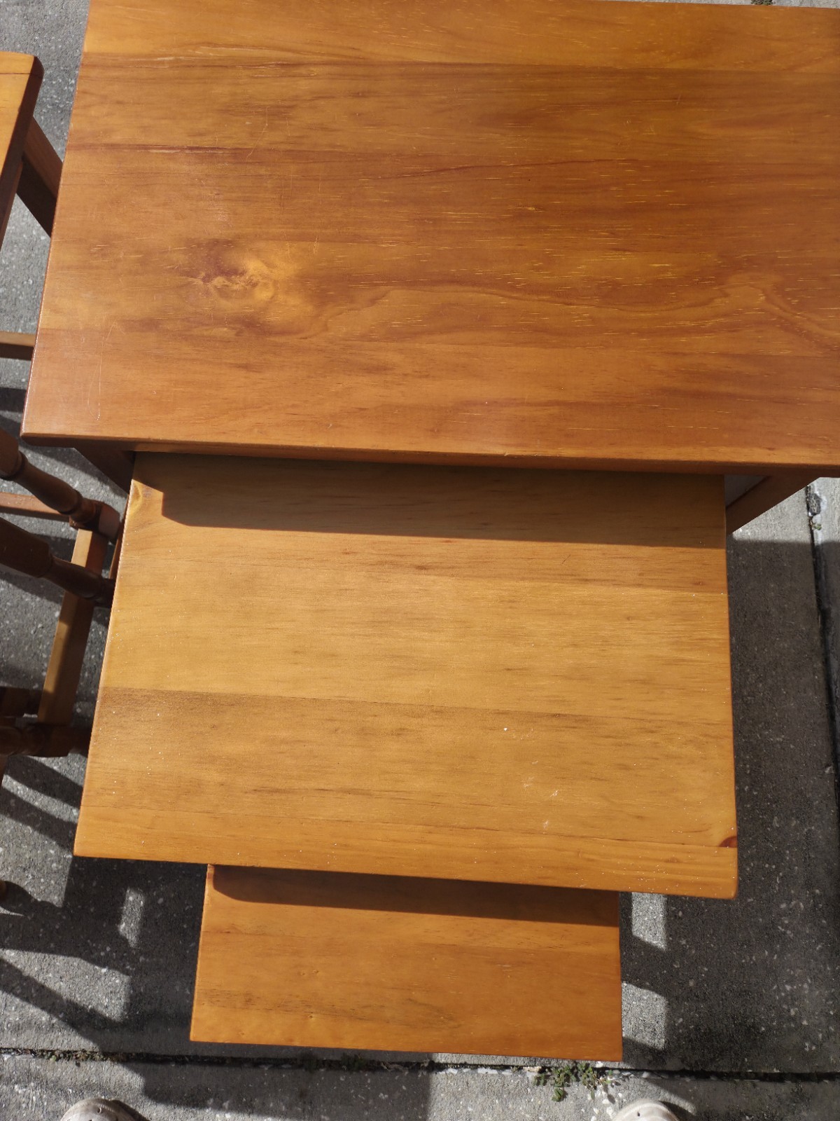 Beautiful Golden Oak Color Wooden Nesting Tables/End Tables Set Of 2 Indonesia