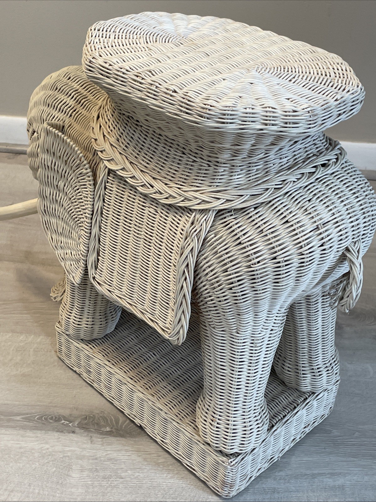Vintage White Wicker Elephant Side Table Rattan Garden Stool Boho Plant Stand