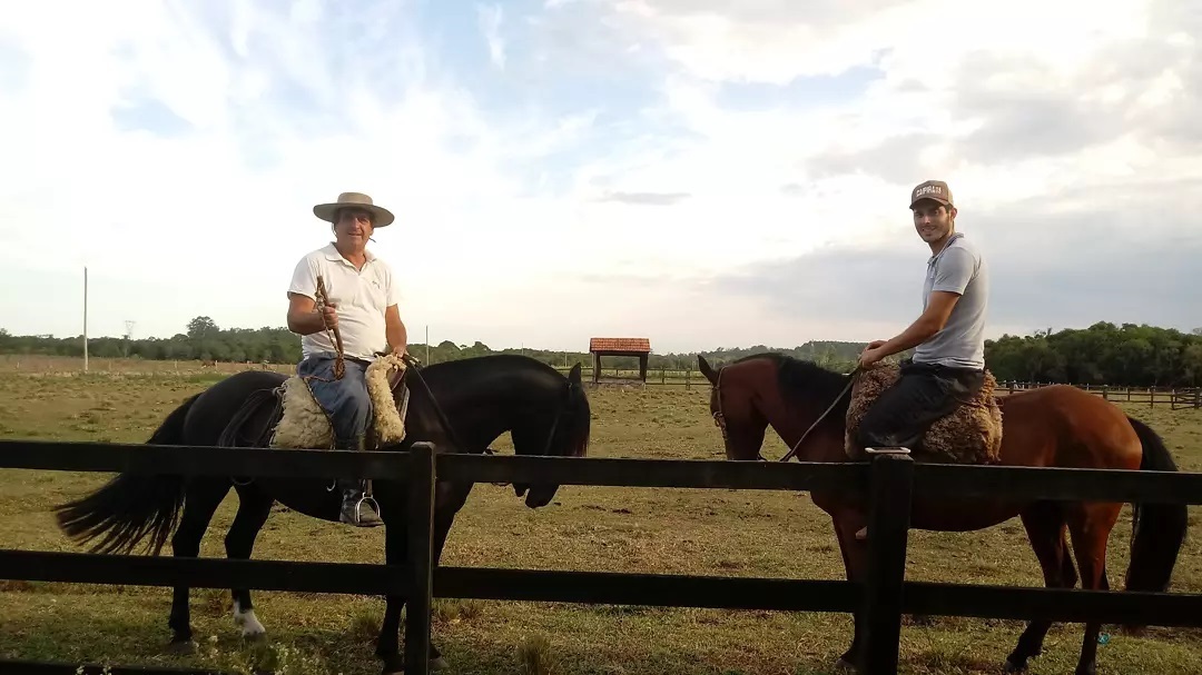 pai e dudu a cavalo